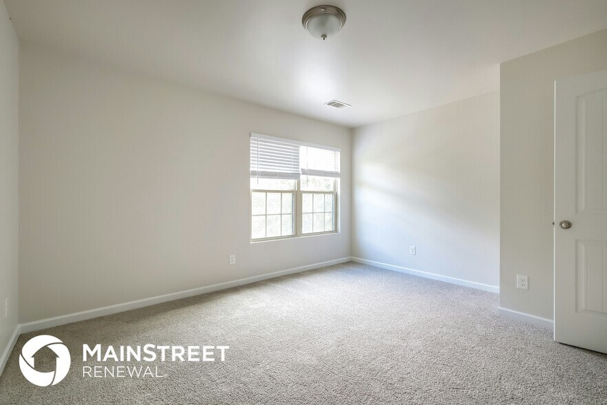 Building Photo - 207 Hollyhock Ln