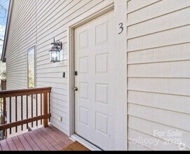 Building Photo - Spacious Mountain Condo 3 bedroom 2 bathroom.