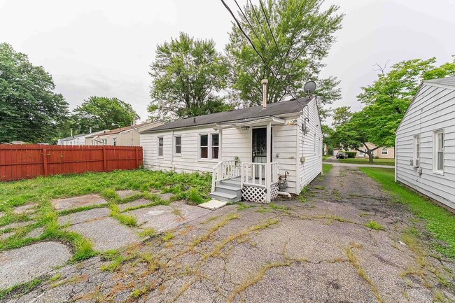 Building Photo - 2533 Greenvale Rd