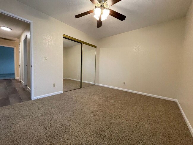 Building Photo - Spacious Citrus Heights Home with 3-Car Garage & Ample Storage