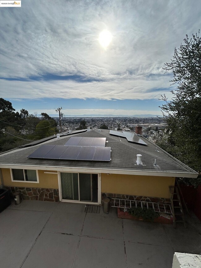 Building Photo - 7442 Hillmont Dr