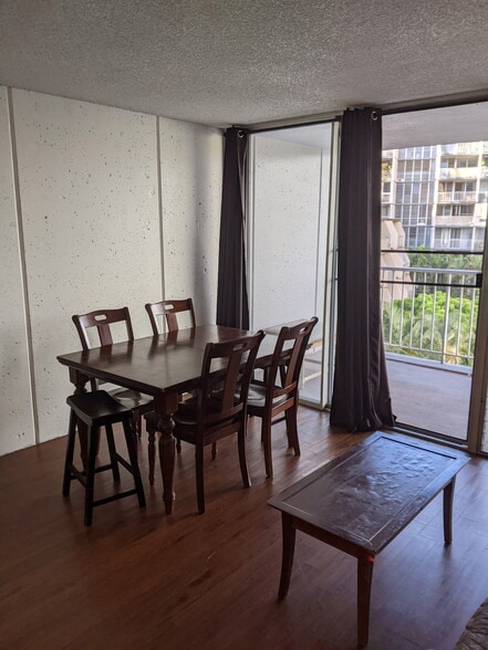 Dining/Living Area - 95-061 Waikalani Dr