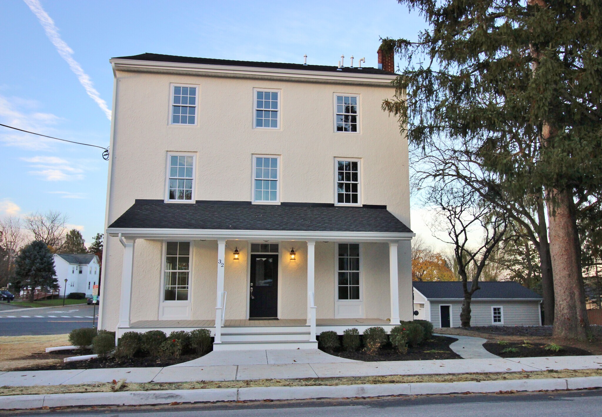 Building Photo - 32 Pine St