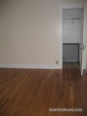 Building Photo - 1572 Commonwealth Ave