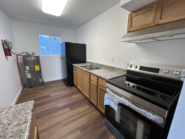 Building Photo - 3318 Broadway St