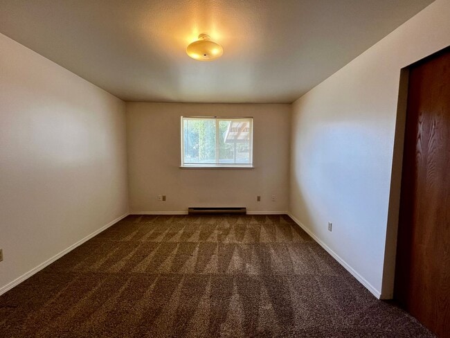 Building Photo - 4802 Bonnie Ln