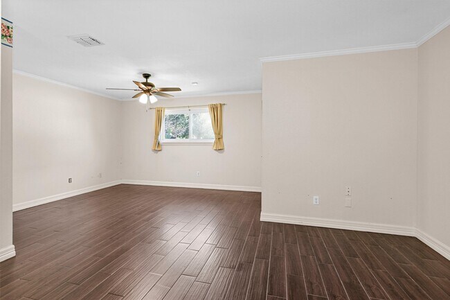 Building Photo - 13650 Cherrydown St