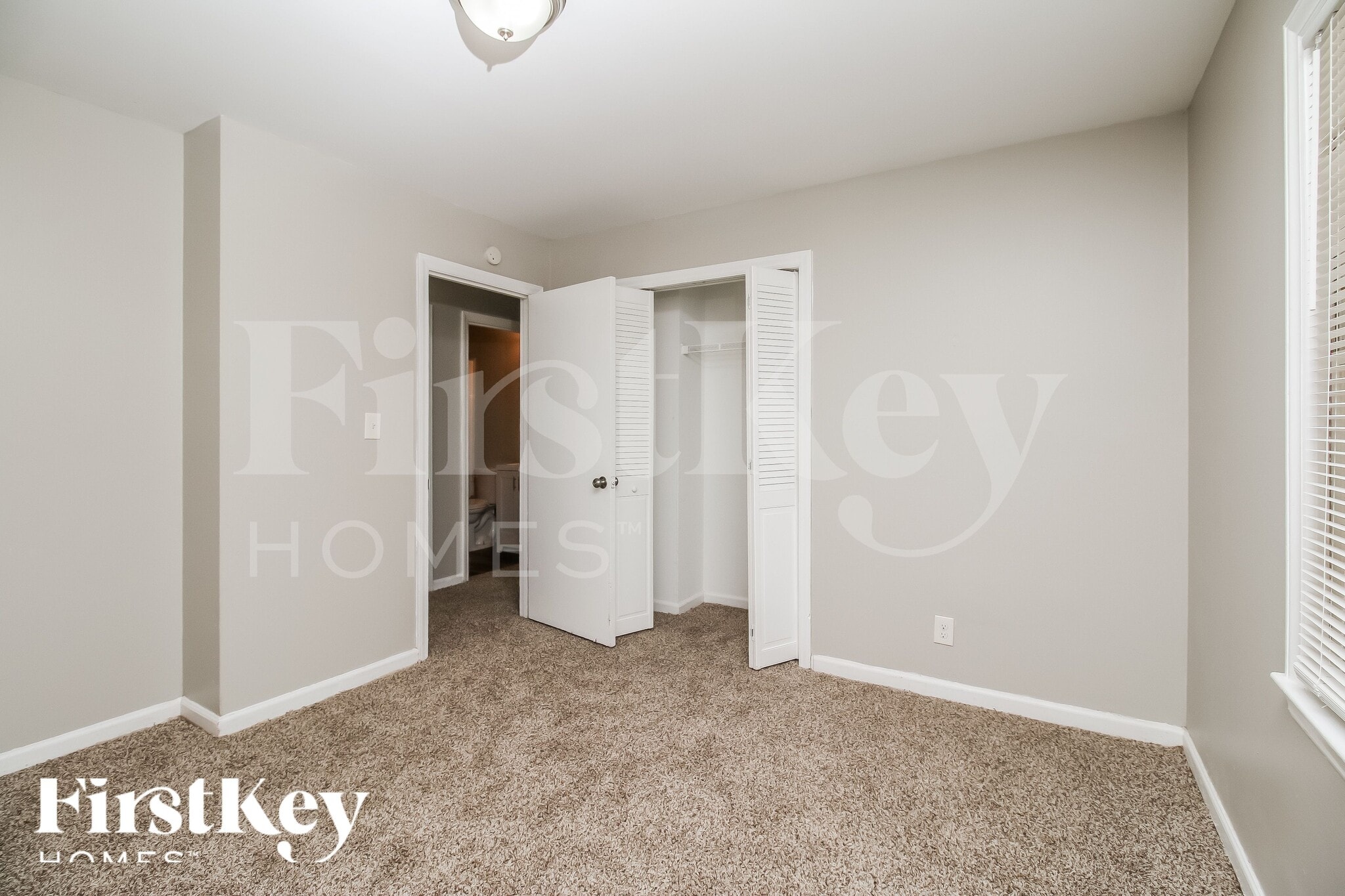 Building Photo - 2672 Lilac Dr