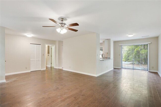 Building Photo - 2953 Torreya Way SE