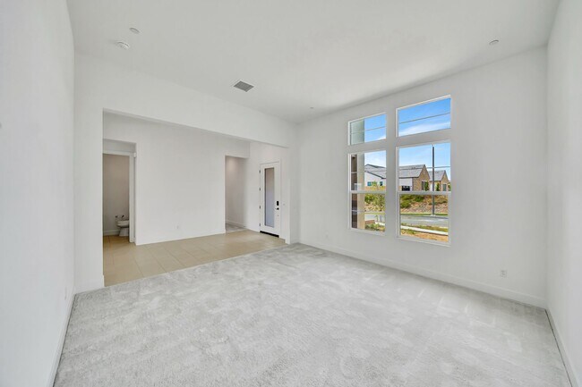 Building Photo - 30000 N Camino los Robles