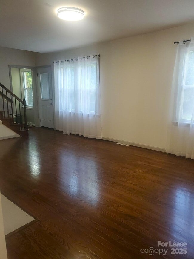 Building Photo - 3405 Erinbrook Ln