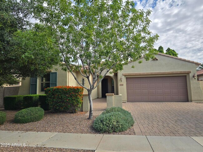Primary Photo - 4540 E Portola Valley Dr