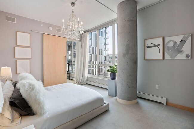 Building Photo - 901 S 2nd St