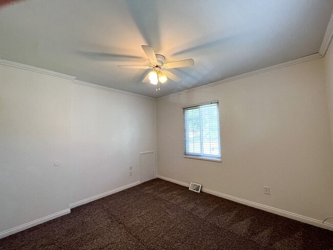 Building Photo - 3 bedroom maumee schools