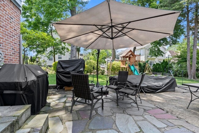 Building Photo - 41 Allenwood Rd