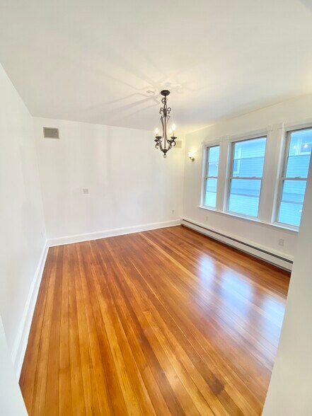Building Photo - 20 Imrie Rd