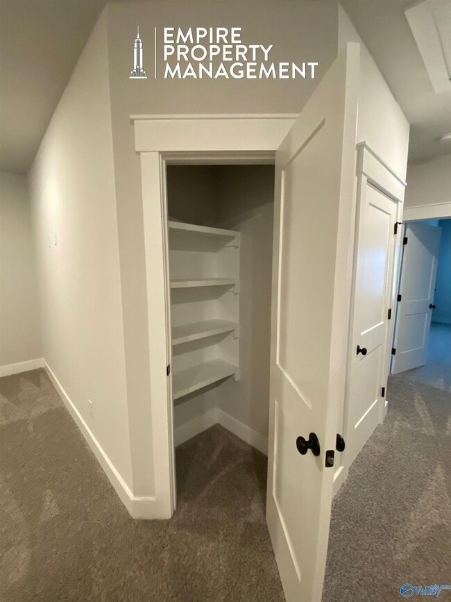 Building Photo - 318 Hay Rake Dr