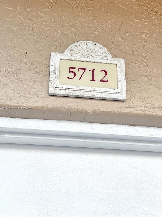 Building Photo - 5712 W 25th Ct