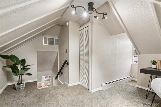 Building Photo - 556 S Canosa Ct