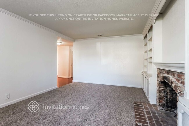 Building Photo - 413 Royal Oaks Dr