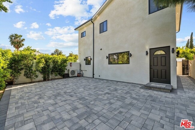 Building Photo - 6245 McLaren Ave