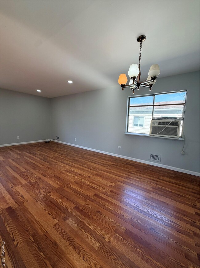 Building Photo - 153-16 110th Rd