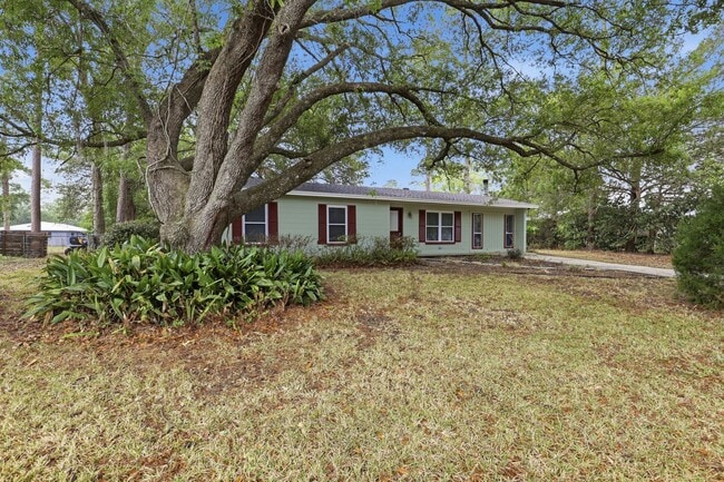 Building Photo - 3 bedroom 2 bath house in Northwood Pines