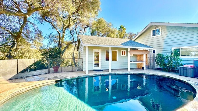 Primary Photo - Darling Stand Alone & Detached Open Studio Layout Guest Home unit on Private Country Property in ...