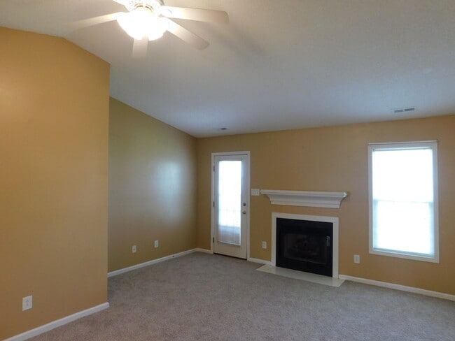 Building Photo - Charming Duplex in Havelock