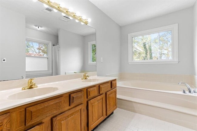 Building Photo - 1646 Desford Ct SW