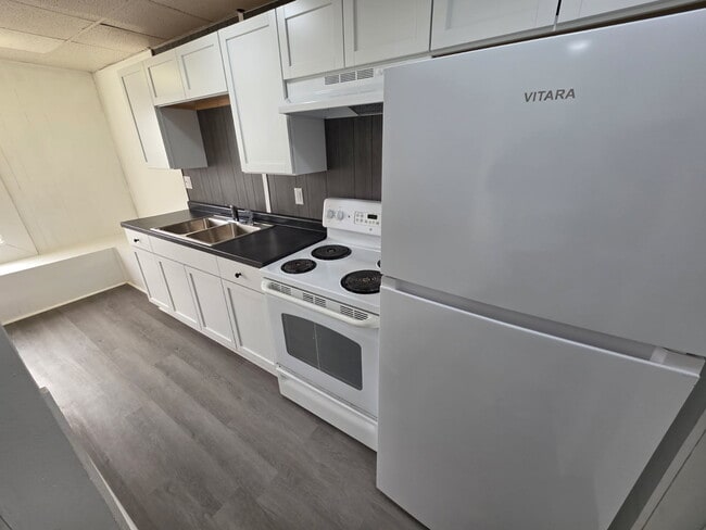 Building Photo - 50 E Main St