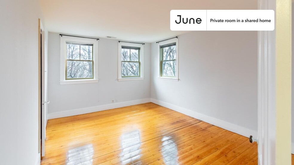 Building Photo - Private bedroom in 5 bed/2.5 bath Home