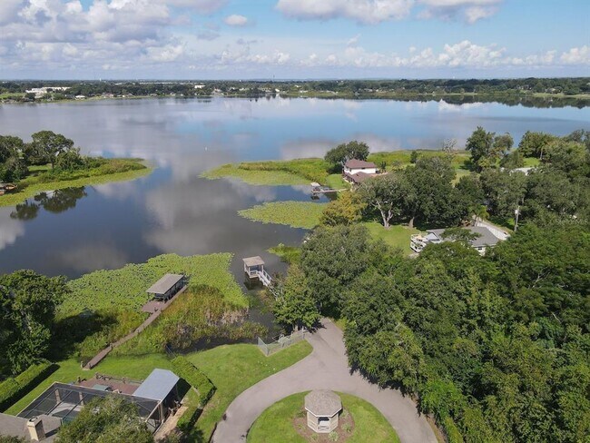 Building Photo - 687 Statenville Ct