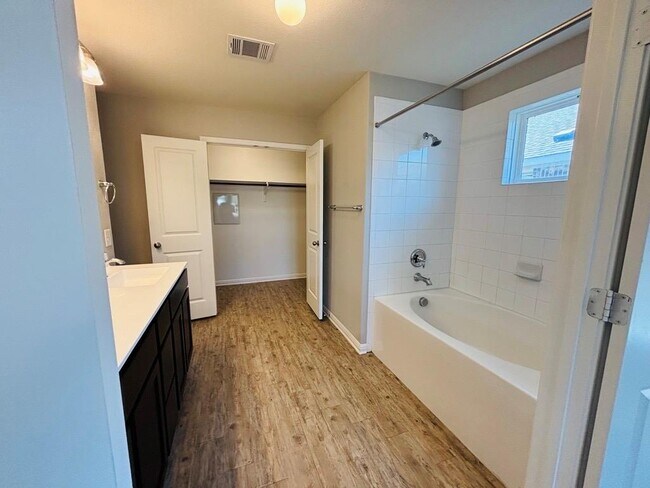Building Photo - 1310 Walden Pond Dr