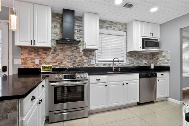 Building Photo - 1234 Carriage Trace Cir