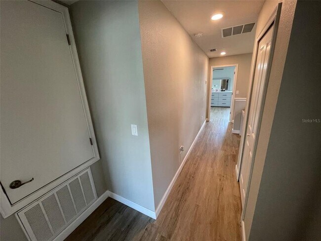 Building Photo - 15246 Harrington Cove Dr