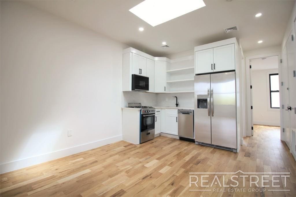Building Photo - Stunnging NEW 4 Bed floor trhu in Bed Stuy/Ocean Hill with in unit W/D!