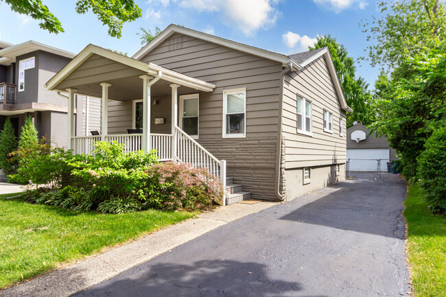 Primary Photo - 1348 Ruffner Ave