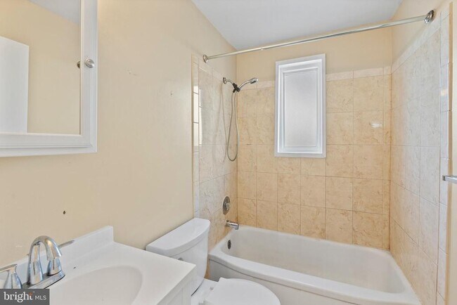 Building Photo - 1224 Guildford Rd