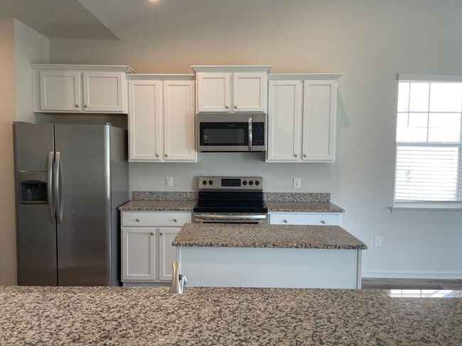Building Photo - 3023 Cedar Creek Ln
