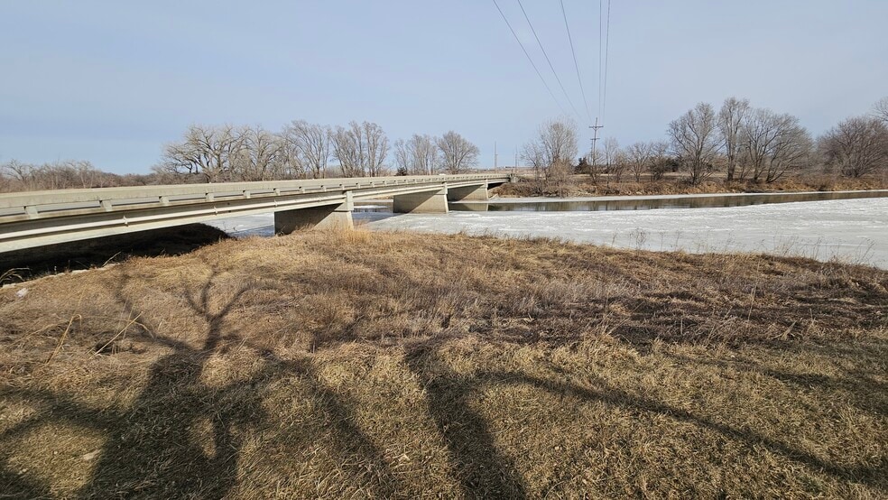 Building Photo - 950 Bridge St