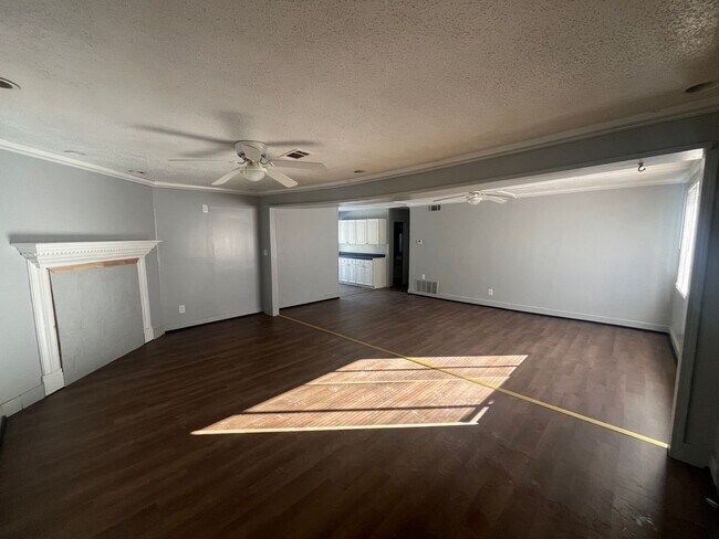 Building Photo - $1,195 - 3 Bedroom 1.5 Bathroom House In Jacksonville