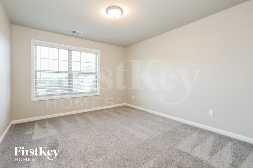 Building Photo - 3628 Moon Crest Dr