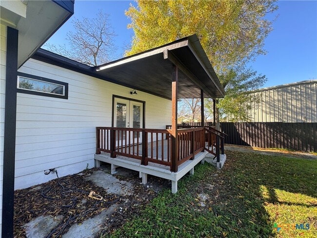 Building Photo - 159 S Hackberry Ave