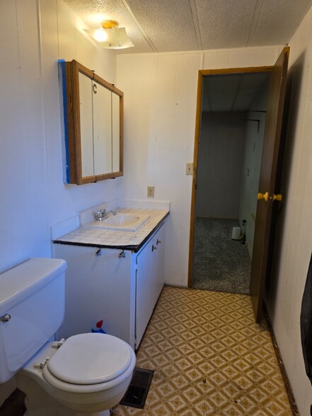 Building Photo - 2970 Hall Ave