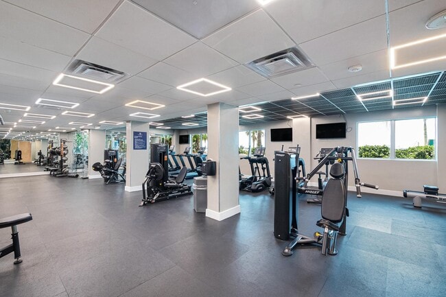 Building Photo - 7501 E Treasure Dr