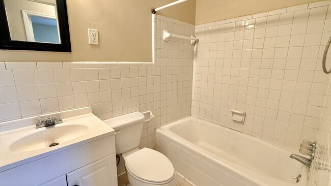 Building Photo - 641 Dawson Terrace NW