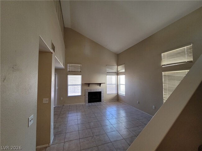 Building Photo - 253 Buckskin St