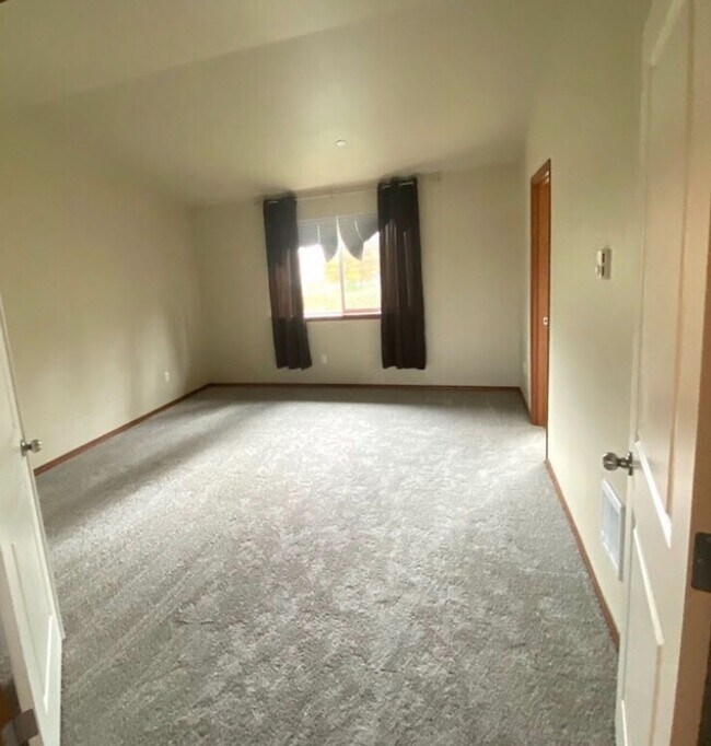 Building Photo - Nice Home in Bremerton!