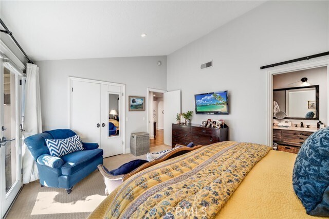 Building Photo - 502 Avenida Largo